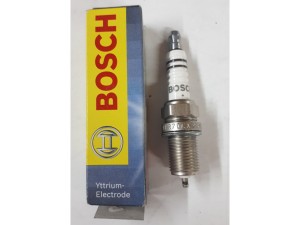 0242235667 (BOSCH) Свеча зажиганияKia Rio 00-06 Nissan Almera N16 00-06 Honda Civic 01-05