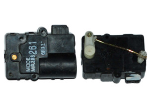 MR268261 (VOLVO) Шаговый двигатель печкиVolvo V40 96-04 Volvo S40 95-04