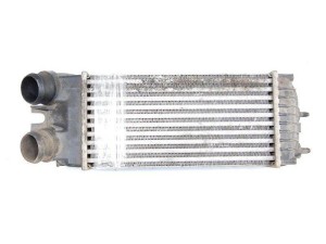 9645965180 (CITROEN) Радіатор інтеркулераPeugeot Partner 96-08 Citroen Berlingo 96-08