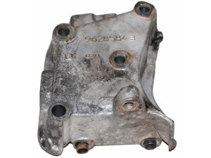 96285843 (PEUGEOT) Кронштейн подушки двигуна передньоїPeugeot Partner 96-08