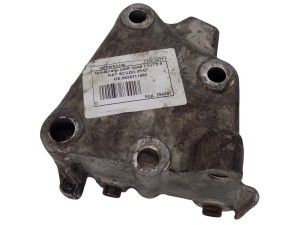 9628311880 (FIAT) Кронштейн подушки двигуна правийFiat Scudo 95-07 Peugeot Expert 95-07 Citroen Jumpy 95-07