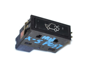 61318365579 (BMW) Кнопка закрытия крышки багажника внутренняяBMW Z4 E85-86 02-08 BMW X5 E53 00-07 Range Rover 02-12