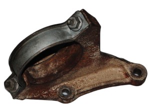 6S613K305AA (FORD) Кронштейн промвалаFord Fiesta 02-09 Ford Focus II 04-11 Ford Fiesta 09-17
