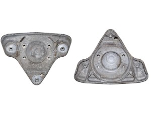 8D0412383E (AUDI) Кронштейн опори амортизатора передньоїAudi A6 97-04