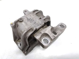 1K0199262M (VW) Опора двигателя праваяVW Caddy III 04-15 Audi A3 03-12 Skoda Octavia A5 04-13