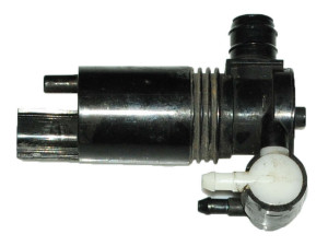 8A6117K624AA (FORD) Насос бачка омывателя 2 выходаFord B-MAX 12-17 Ford Fiesta 09-17
