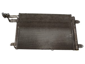 1K0820411N (VW) Радиатор кондиционера 08-VW Caddy III 04-15 Audi A3 03-12 Skoda Octavia A5 04-13