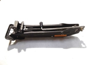 7L0011031B (VW) ДомкратVW Touareg 02-10