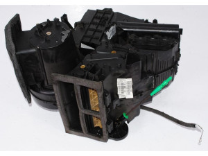 4M5119B555AP (FORD) Корпус печки с кондиционеромFord Focus II 04-11
