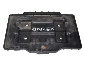 371504H100 (HYUNDAI) Полка аккумуляторнаяHyundai Grand Starex 07-14 Hyundai H-1 07-21