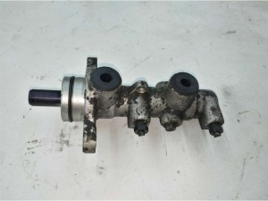 585101G100 (KIA) Головний гальмівний циліндр 2 виходиKia Cerato 08-13 Kia Cerato 04-08 Kia Rio 06-11