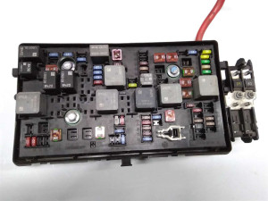 96982041 (CHEVROLET) Блок предохранителей моторный отсекChevrolet Cruze 09-17