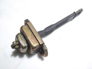 MR287802 (MITSUBISHI) Ограничитель двери заднейMitsubishi Carisma 95-04