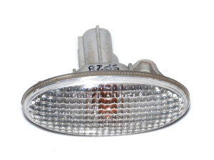GJ6A51120C (MAZDA) Повторитель поворота прозрачныйMazda 6 02-07 Mazda 2 14- Mazda 3 09-14