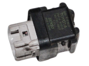 2861067010 (TOYOTA) Реле свечей накалаToyota Yaris 00-05 Toyota RAV4 00-05 Toyota Avensis 03-10