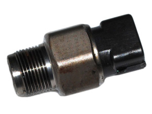 8945860010 (TOYOTA) Датчик давления топлива в рейкеToyota Avensis 03-10