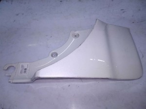 7680542010 (TOYOTA) Накладка крышки багажника наружная нижняя праваяToyota RAV4 05-13