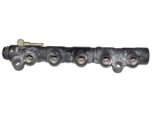 2381027021 (TOYOTA) Топливная рейка 2.0TDI 16VToyota Avensis 97-03 Toyota RAV4 00-05 Toyota Corolla 02-07
