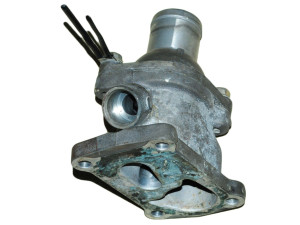 MD373806 (MITSUBISHI) Корпус термостата 2.5TD 8VMitsubishi Pajero II 91-07 Mitsubishi L200 96-06 Mitsubishi Pajero Sport 99-09