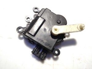 KD4761A60* (MAZDA) Шаговый двигатель печки 5 пинов