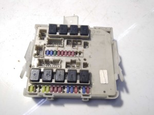 284B6EB301 (NISSAN) Блок запобіжників сервісNissan Pathfinder R51 04-14 Nissan Navara 05-15