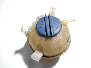 1K0121407A (VW) Бачок расширительный -12VW Caddy III 04-15 Audi Q3 11-18 Skoda Octavia A5 04-13