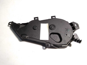 LR022305 (LAND ROVER) Защита ремня ГРМ верхняя наружнаяLand Rover Discovery Sport 14- Land Rover Freelander 06-14 Range Rover Evoque 11-19