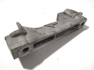 1234126011 (TOYOTA) Кронштейн подушки двигателя 2.2TDI 16V, 2.5GDI 16VToyota RAV4 05-13 Toyota Corolla 07-13 Lexus NX 14-21