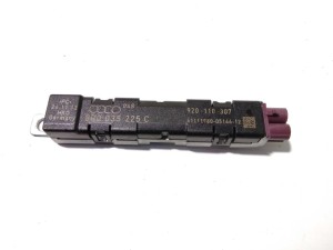 8R0035225C (AUDI) Підсилювач антениAudi Q5 08-16