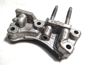 9675618980 (MITSUBISHI) Кронштейн двигателя правый 1.6HDI 8VMitsubishi ASX 10-23 Citroen C4 AirCross 12-17