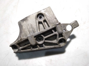 8200408663 (NISSAN) Кронштейн двигателя правыйNissan Juke 10-19