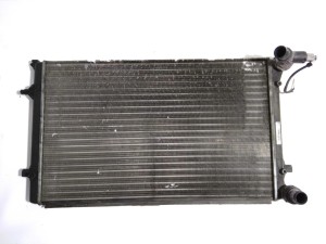 1K0121251P (SEAT) Радиатор основнойVW Caddy III 04-15 Audi A3 03-12 Skoda Octavia A5 04-13