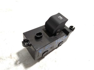 935763Z000 (HYUNDAI) Кнопка стеклоподъемникаHyundai i-40 11-18