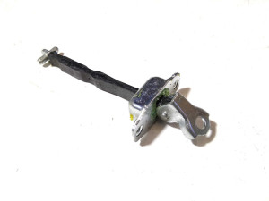 8183054P00 (SUZUKI) Ограничитель двери заднейSuzuki Vitara 15- Suzuki SX-4 S-Cross 14-21 Suzuki SX-4 06-14