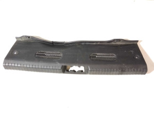 857701J0009P (HYUNDAI) Накладка порога багажника внутренняяHyundai i-20 08-14