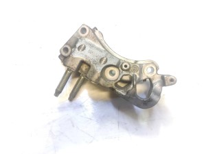 FM5Q6030AB (FORD) Кронштейн двигателя правый 1.5TDCI 8VFord Transit 14- Ford Focus III 11-18 Ford Fiesta 09-17