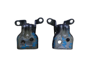 DD1058210E (MAZDA) Петля двери передней правой комплектMazda 2 03-07