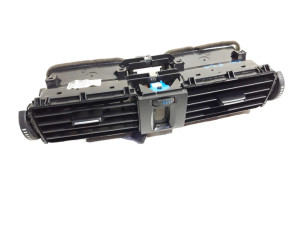 64229218552 (BMW) Дефлектор торпедо центральнийBMW M3 F80 14-20 BMW 4 F32-36 13-20 BMW 3 F30-80 12-19