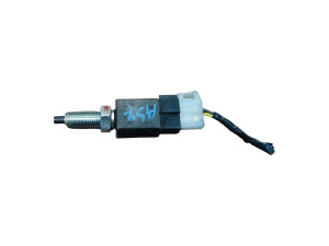 MB435457 (MITSUBISHI) Датчик положения педали сцепленияKia Carnival 98-06 Ford Ranger 02-07 Mitsubishi Lancer X 07-
