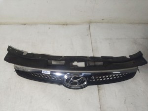 863512R000 (HYUNDAI) Решетка радиатора -09