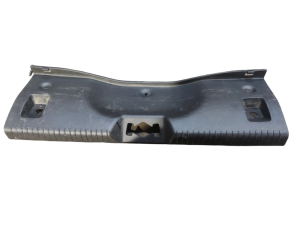 85770A6000 (HYUNDAI) Накладка порога багажника внутренняя хэтчбекHyundai i-30 12-17