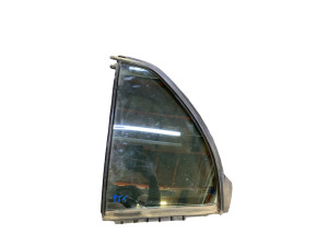 681240D051 (TOYOTA) Стекло двери задней левой треугольник хэтчбекToyota Yaris 05-12