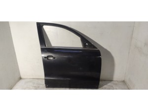 8R0831052E (AUDI) Двері передні права