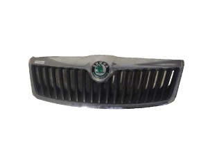 1Z0853668A (SKODA) Решетка радиатора хромированная 09-Skoda Octavia A5 04-13