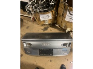 4G5827023C (AUDI) Кришка багажника седан