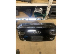 4G5827023C (AUDI) Кришка багажника седан