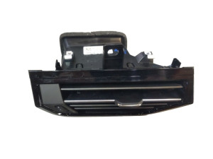 83B820902 (AUDI) Дефлектор торпедо правыйAudi Q3 18-