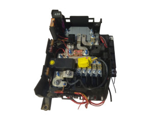 7L0937548A (VW) Блок предохранителей моторный отсекVW Touareg 02-10 Audi Q7 05-15