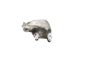 A6422230304 (MERCEDES-BENZ) Кронштейн подушки двигателя правой 3.0CDI 24VMercedes-Benz R-Class W251 05-13 Mercedes-Benz ML W164 05-11 Mercedes-Benz GL X164 06-12