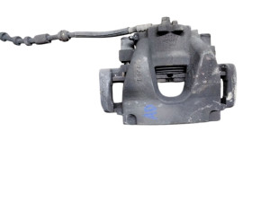 LR061369 (LAND ROVER) Суппорт тормозной передний правыйLand Rover Discovery Sport 14- Range Rover Evoque 19- Jaguar E-Pace 17-